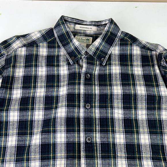 L.L. Bean green plaid flannel button down shirt - Picture 5 of 6